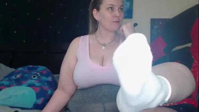 Image 11 of toxiclilly Stream on Chaturbate on 20 days ago
