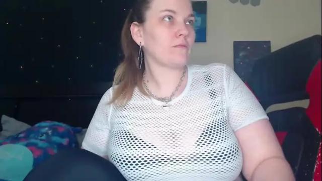 Image 3 of toxiclilly Stream on Chaturbate on 13 days ago