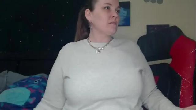 Image 2 of toxiclilly Stream on Chaturbate on 1 month ago