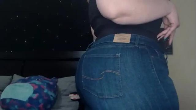 Image 12 of toxiclilly Stream on Chaturbate on 26 days ago