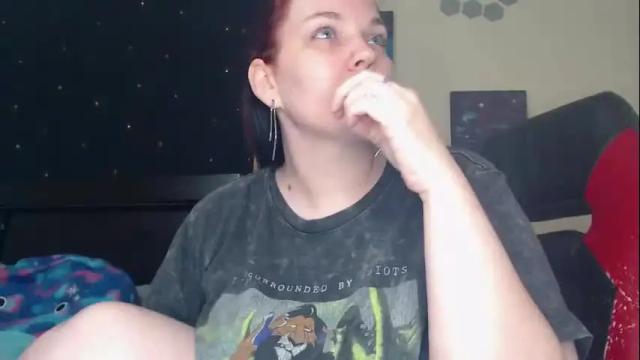 Image 4 of toxiclilly Stream on Chaturbate on 14 days ago