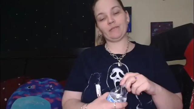 Image 3 of toxiclilly Stream on Chaturbate on 2 months ago
