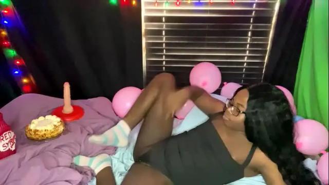 Image 2 of transgirl_omi Stream on Chaturbate on 1 month ago