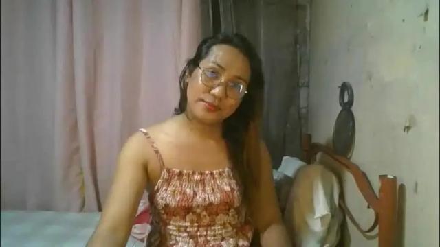 Image 11 of transhottie28 Stream on Chaturbate on 17 days ago