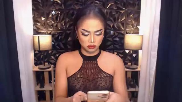 Image 6 of translunaa Stream on Chaturbate on 23 months ago