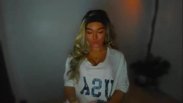 Image 3 of transnextdoor_ Stream on Chaturbate on 29 days ago