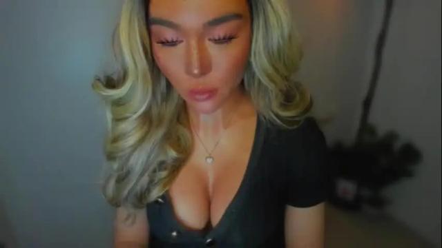Image 3 of transnextdoor_ Stream on Chaturbate on 28 days ago