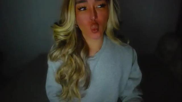Image 4 of transnextdoor_ Stream on Chaturbate on 13 days ago