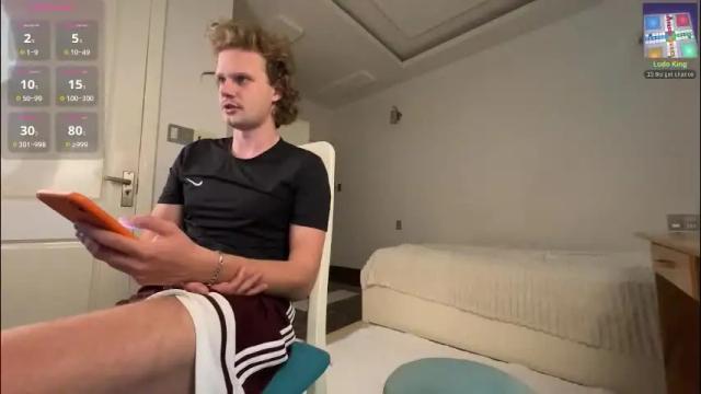 Image 4 of treezyny Stream on Chaturbate on 15 days ago