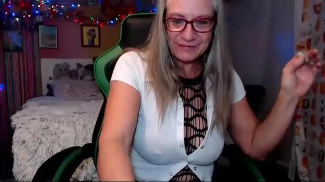 Image 3 of trenaanne Stream on Chaturbate on 18 months ago