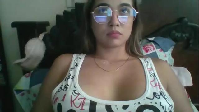 Image 6 of triana_bell Stream on Chaturbate on 2 months ago