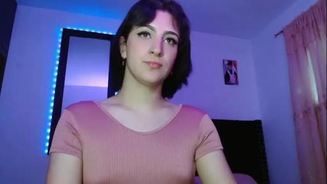 Image 2 of triana_damelio Stream on Chaturbate on 3 months ago