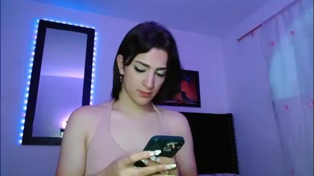 Image 11 of triana_damelio Stream on Chaturbate on 25 days ago