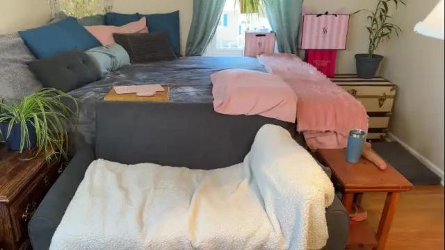 Image 4 of triciamori Stream on Chaturbate on 2 months ago