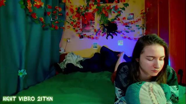 Image 3 of trickykitsune Stream on Chaturbate on 2 days ago