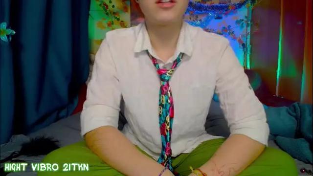 Image 10 of trickykitsune Stream on Chaturbate on 1 month ago