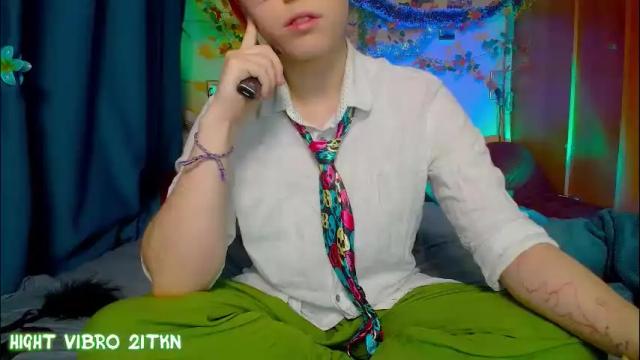 Image 12 of trickykitsune Stream on Chaturbate on 1 month ago