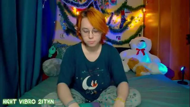 Image 3 of trickykitsune Stream on Chaturbate on 13 days ago