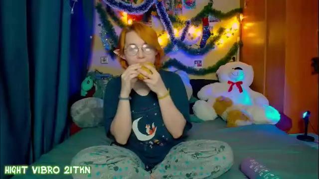 Image 6 of trickykitsune Stream on Chaturbate on 13 days ago