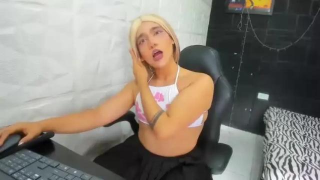 Image 4 of trinity_moretti Stream on Chaturbate on 16 months ago