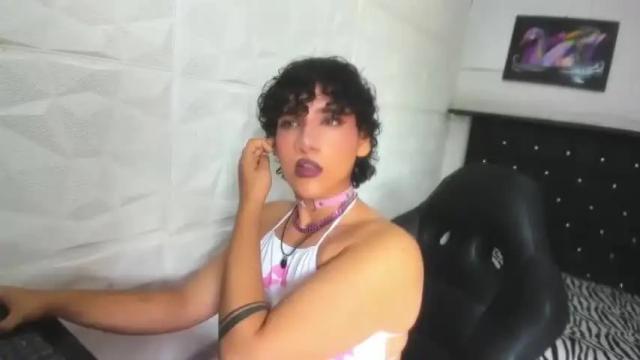 Image 2 of trinity_moretti Stream on Chaturbate on 15 months ago