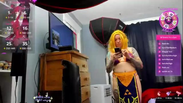Image 4 of trinitykatze Stream on Chaturbate on 2 months ago