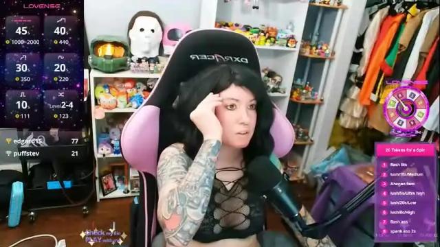 Image 11 of trinitykatze Stream on Chaturbate on 2 months ago