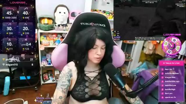 Image 7 of trinitykatze Stream on Chaturbate on 2 months ago