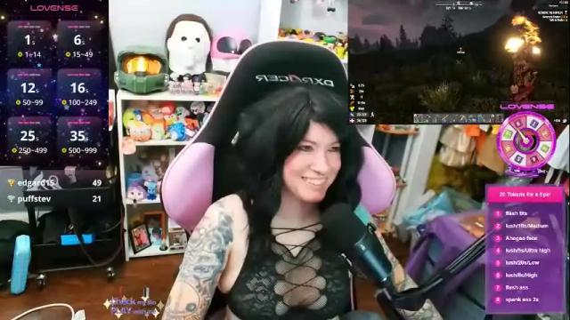 Image 8 of trinitykatze Stream on Chaturbate on 2 months ago