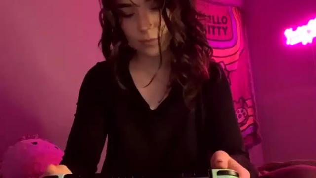 Image 7 of trippybunny999 Stream on Chaturbate on 18 months ago