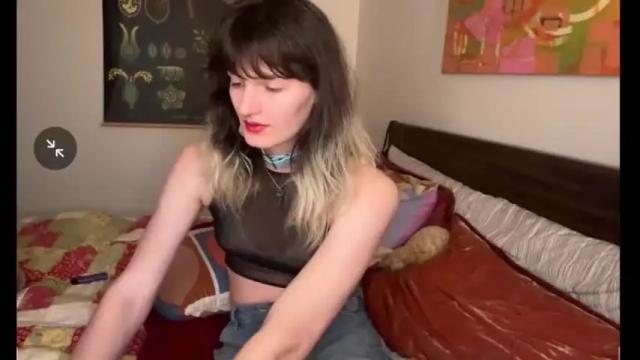Image 4 of trixie0220 Stream on Chaturbate on 17 months ago