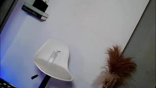 Image 12 of trixie_moore Stream on Chaturbate on 2 months ago