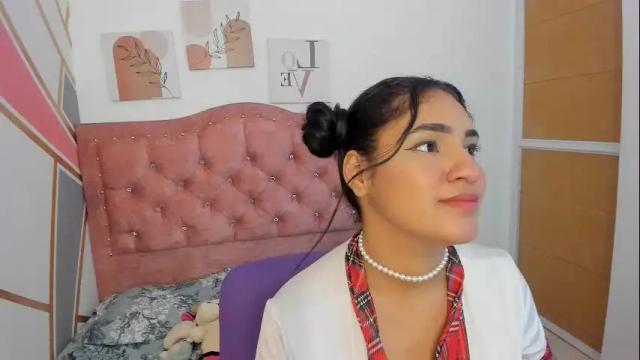 Image 6 of trixie_queen Stream on Chaturbate on 29 days ago