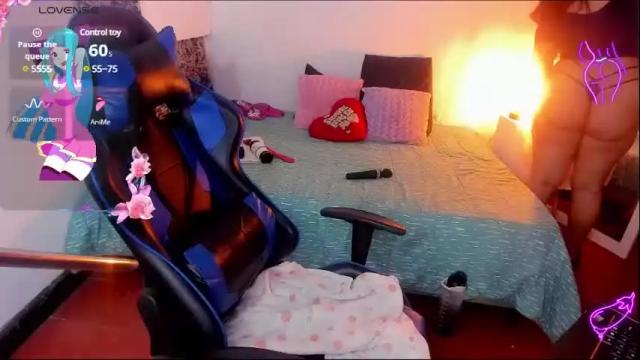 Image 4 of trixiecurv Stream on Chaturbate on 1 month ago
