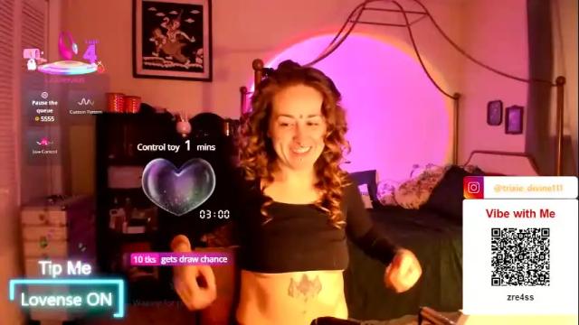 Image 8 of trixiedivine Stream on Chaturbate on 25 days ago