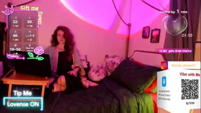 Image 3 of trixiedivine Stream on Chaturbate on 22 days ago