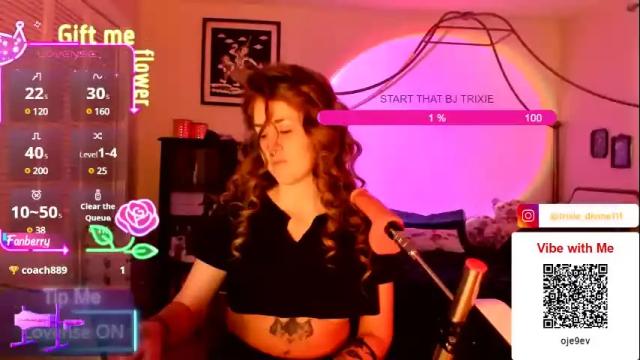 Image 4 of trixiedivine Stream on Chaturbate on 5 months ago