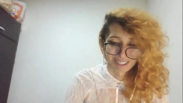 Image 4 of trixy_roses Stream on Chaturbate on 2 months ago
