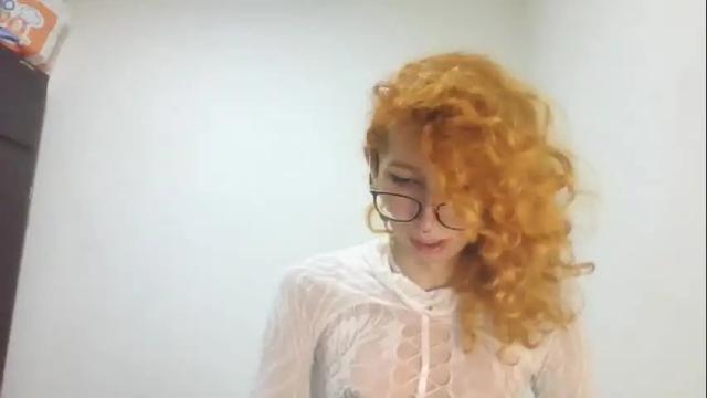 Image 2 of trixy_roses Stream on Chaturbate on 1 month ago