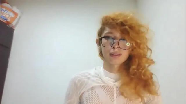 Image 4 of trixy_roses Stream on Chaturbate on 10 days ago