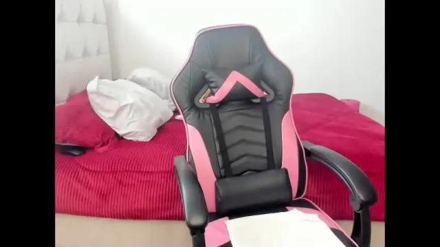 Image 10 of trizzytariaa Stream on Chaturbate on 2 months ago