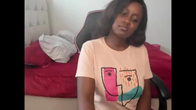 Image 11 of trizzytariaa Stream on Chaturbate on 2 months ago