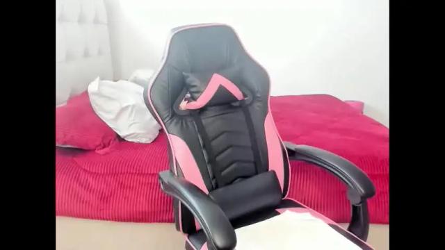 Image 12 of trizzytariaa Stream on Chaturbate on 2 months ago