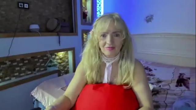 Image 6 of truefoxyyy Stream on Chaturbate on 3 months ago