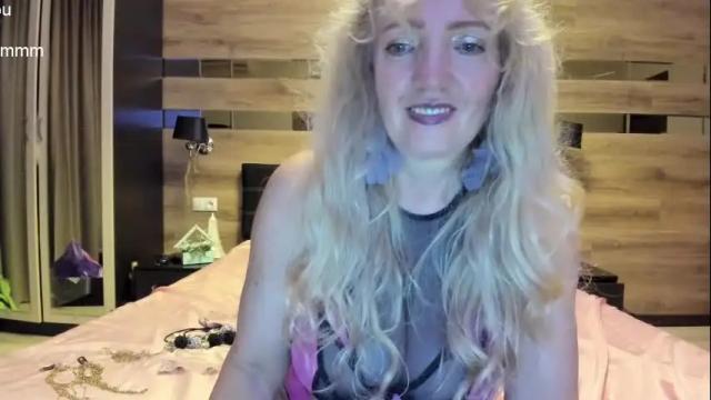 Image 10 of truefoxyyy Stream on Chaturbate on 7 days ago
