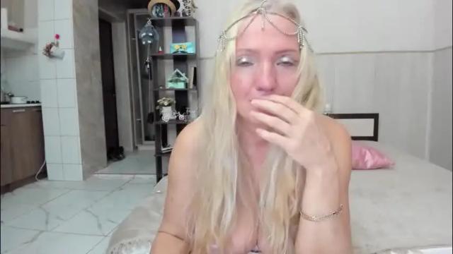 Image 11 of truefoxyyy Stream on Chaturbate on 5 days ago