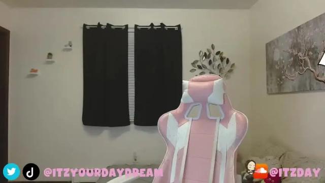 Image 11 of ts_day Stream on Chaturbate on 18 months ago
