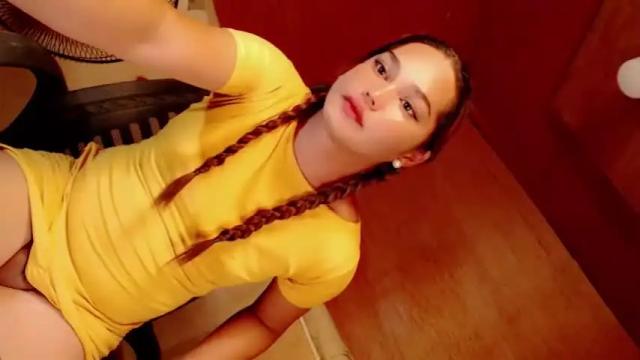 Image 12 of tsakinaluv2cumxxx Stream on Chaturbate on 12 months ago