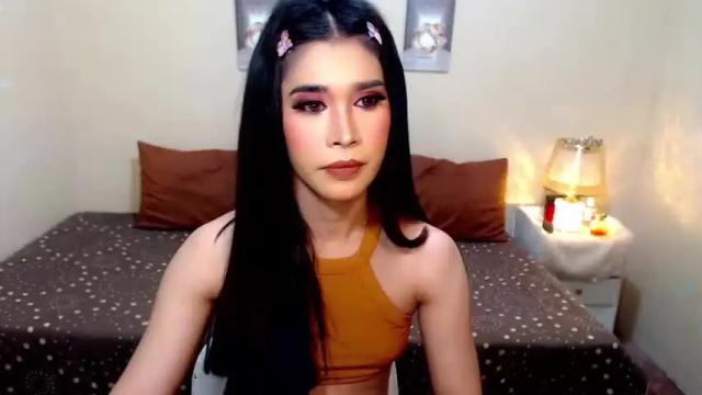 Image 3 of tsarniepretty Stream on Chaturbate on 13 months ago