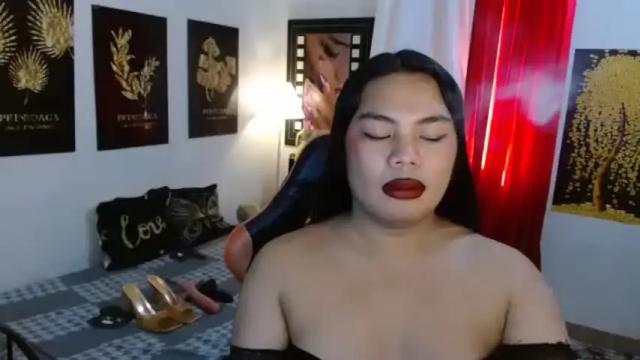 Image 11 of tsbrianabankhugecock Stream on Chaturbate on 2 months ago